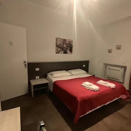 Belvedere Rooms Guest House-3
